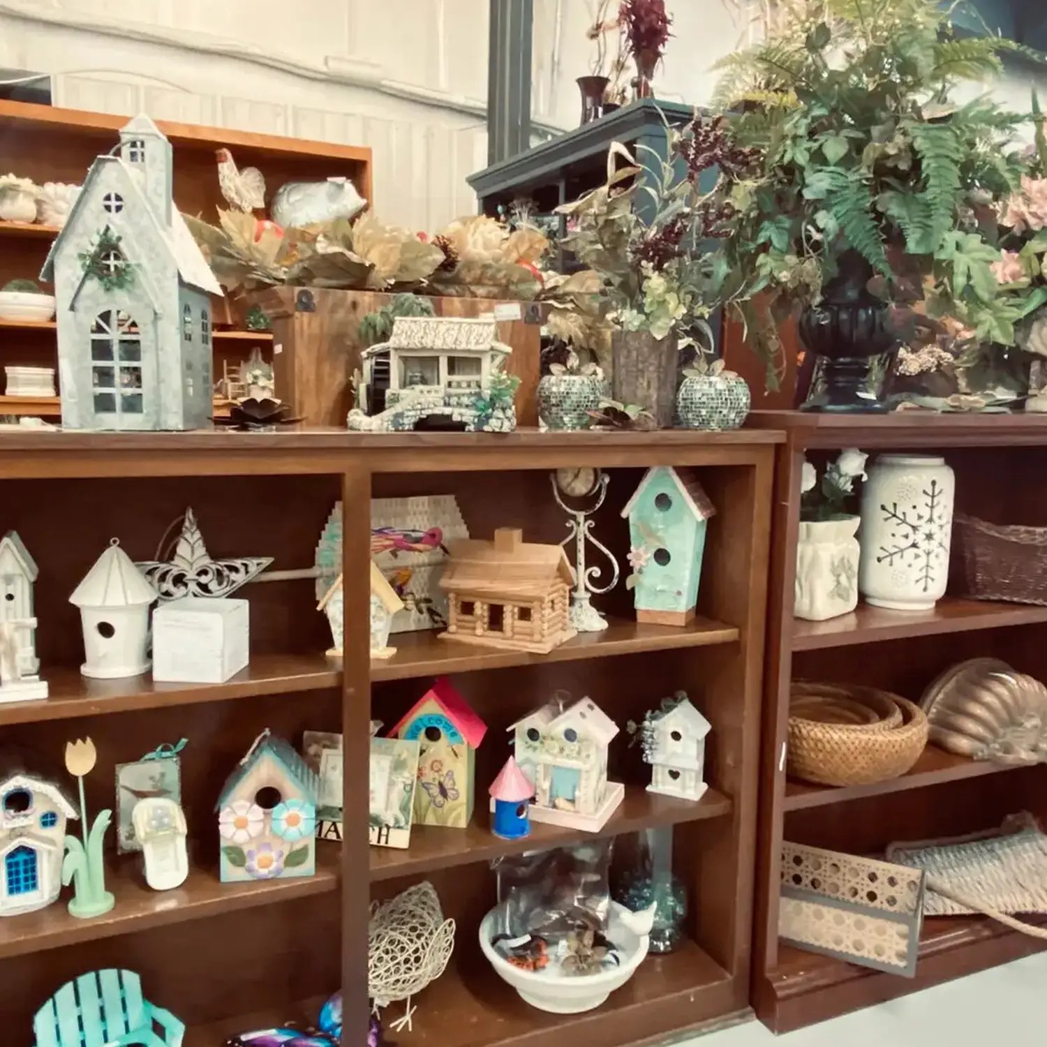 thrift_store_2026_03_sm